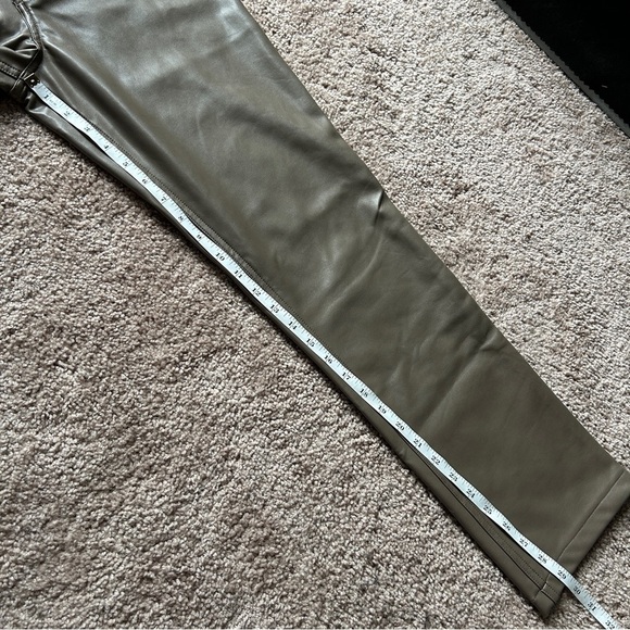 Abercrombie & Fitch Curve Love 90s Straight Ultra High Rise Vegan Leather 26/2 - Picture 9 of 12